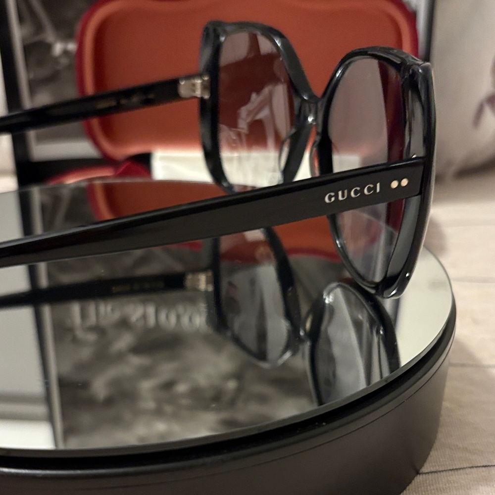 Gucci Elegant Black Women's Glasses